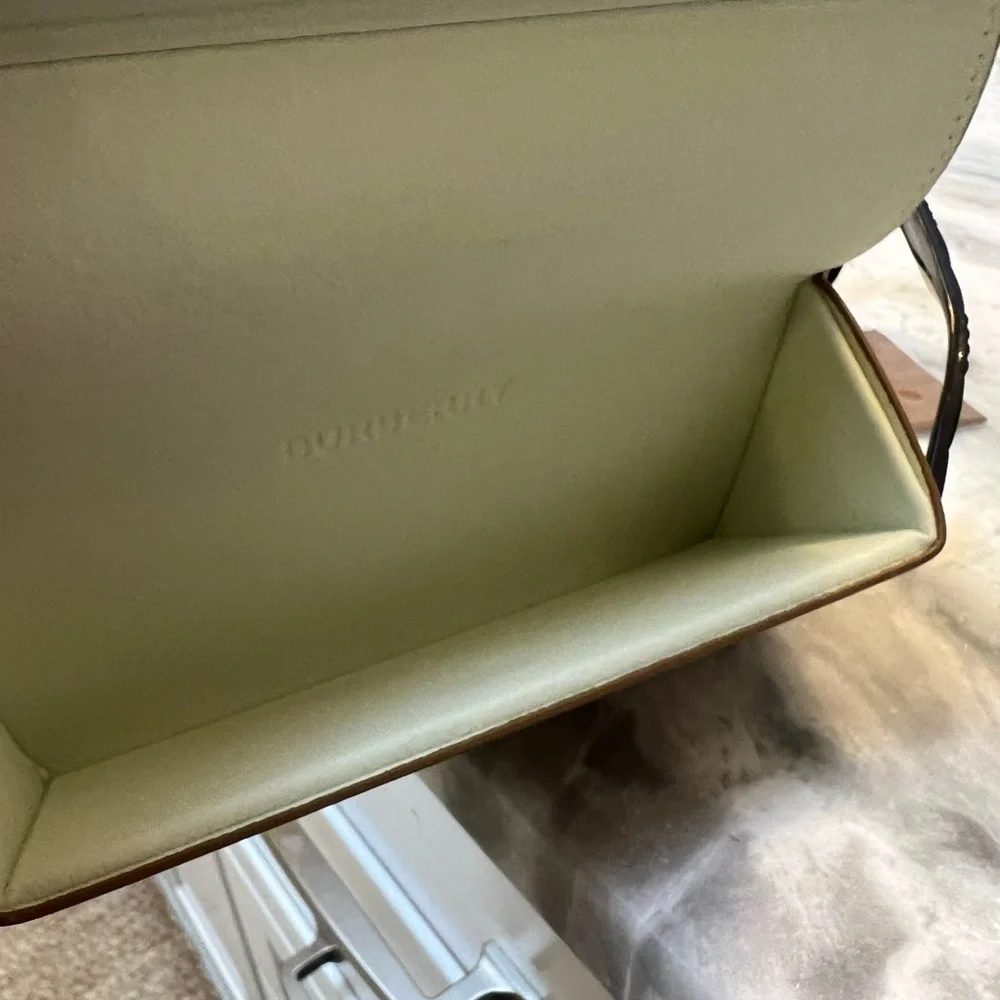 Burberry Sylvie black eyeglass frames non rx lenses, case, wipe included - Picture 11 of 14